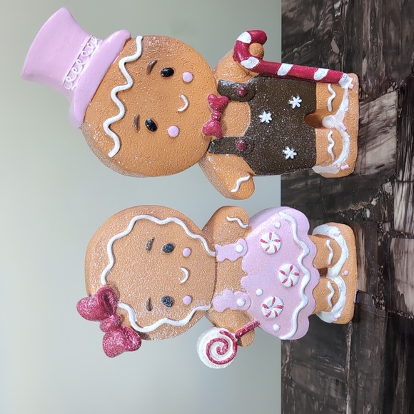 ❌SOLD❌Cupcakes & Cashmere Gingerbread Couple Figurines Christmas Decor, Shimmery - Picture 3 of 11